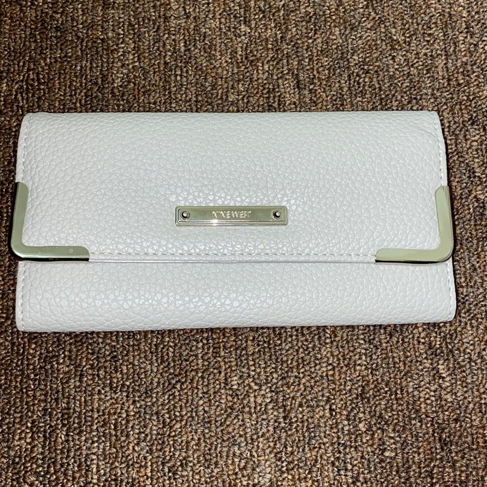Nine West wallet
